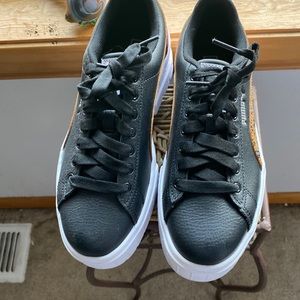 Puma platform tennis. Never worn